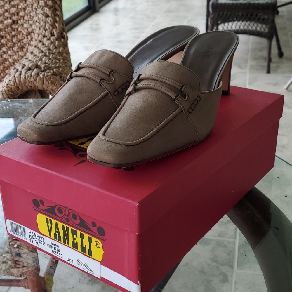 SOLD-Vaneli Hesper Slip On Pumps